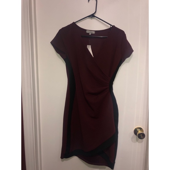 Maroon dress! - Picture 1 of 2